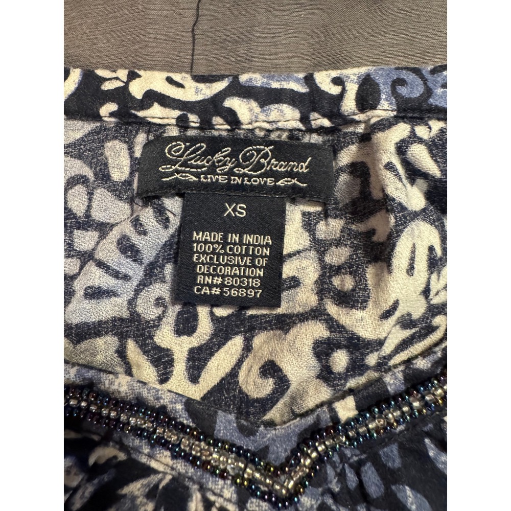 Lucky Brand Navy White Paisley Beaded Neckline Cotton Blouse XS Short Sleeve - Picture 14 of 16